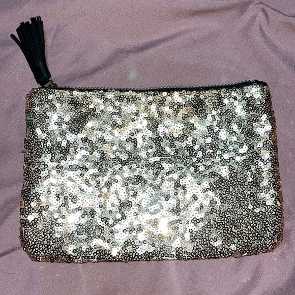 ipsy Handbags - Ipsy Sequin Glam Bag